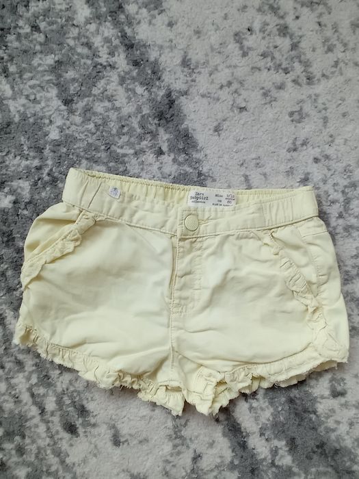 Krótkie spodenki dla dziewczynki w rozmiarze 80. Zara
