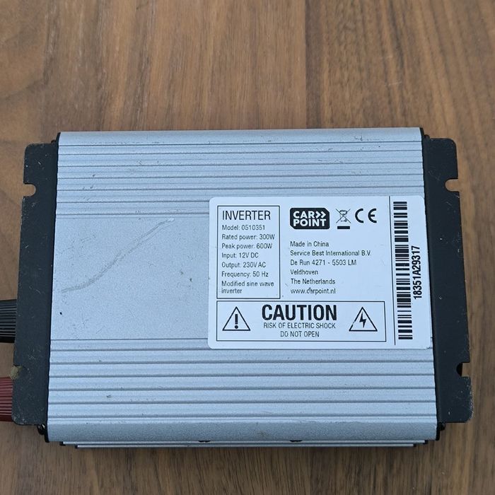 Інвертор автомобільний CARPOINT 12V/230V,