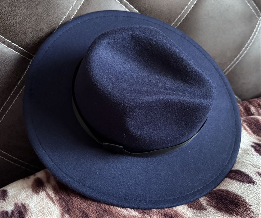 Капелюхи (чоловічий та жіночі)