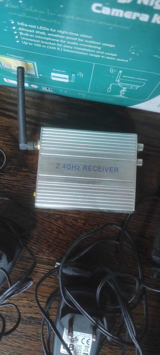 Kamera bezprzewodowa z odbiornikiem.