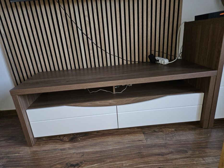 Zestaw mebli: komodę i szafkę RTV