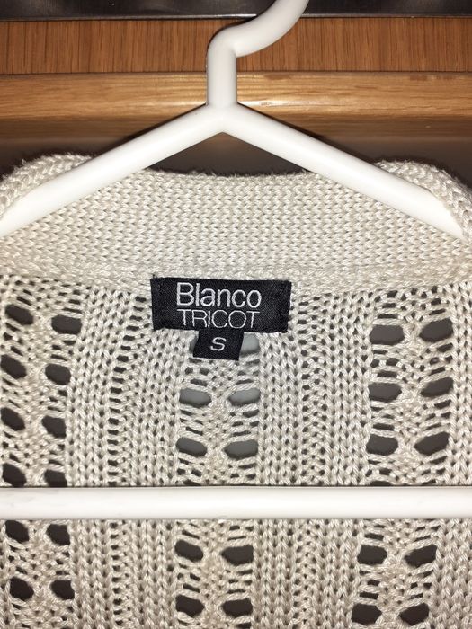 Casaco Blanco, em tricot com pérolas, tamanho S