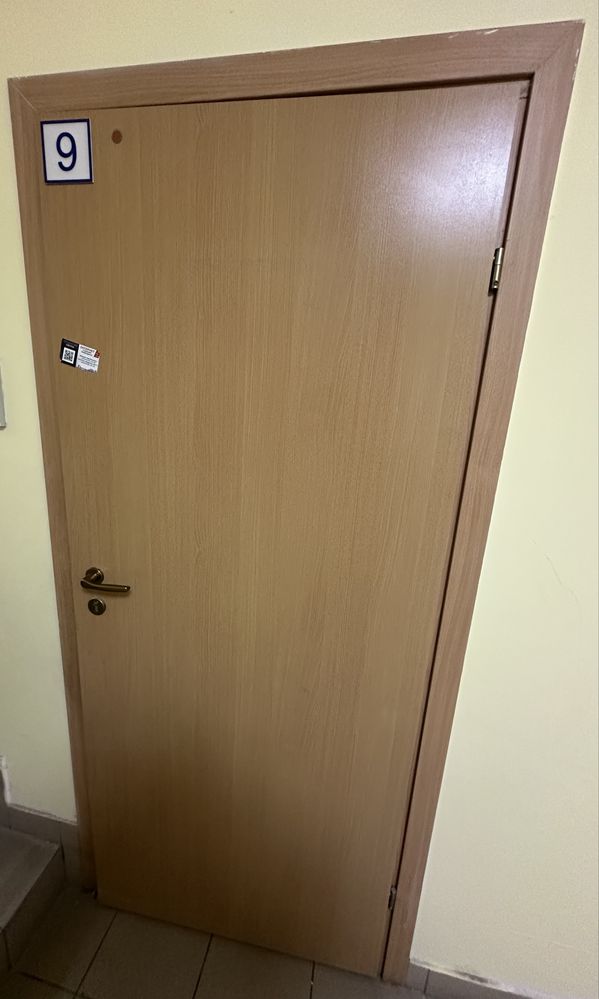 Двері вживані з коробками