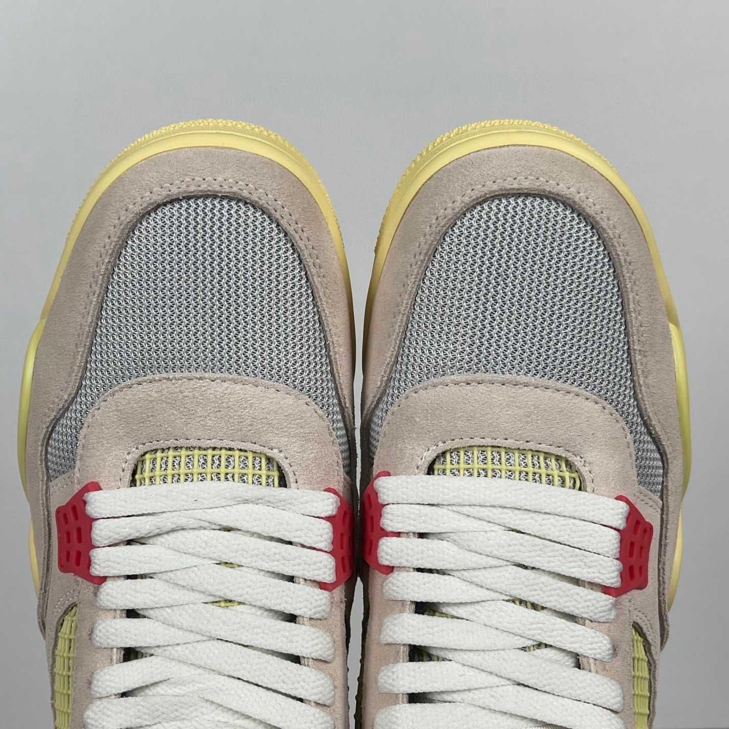 Jordan 4 rétro Union glace goyave.41