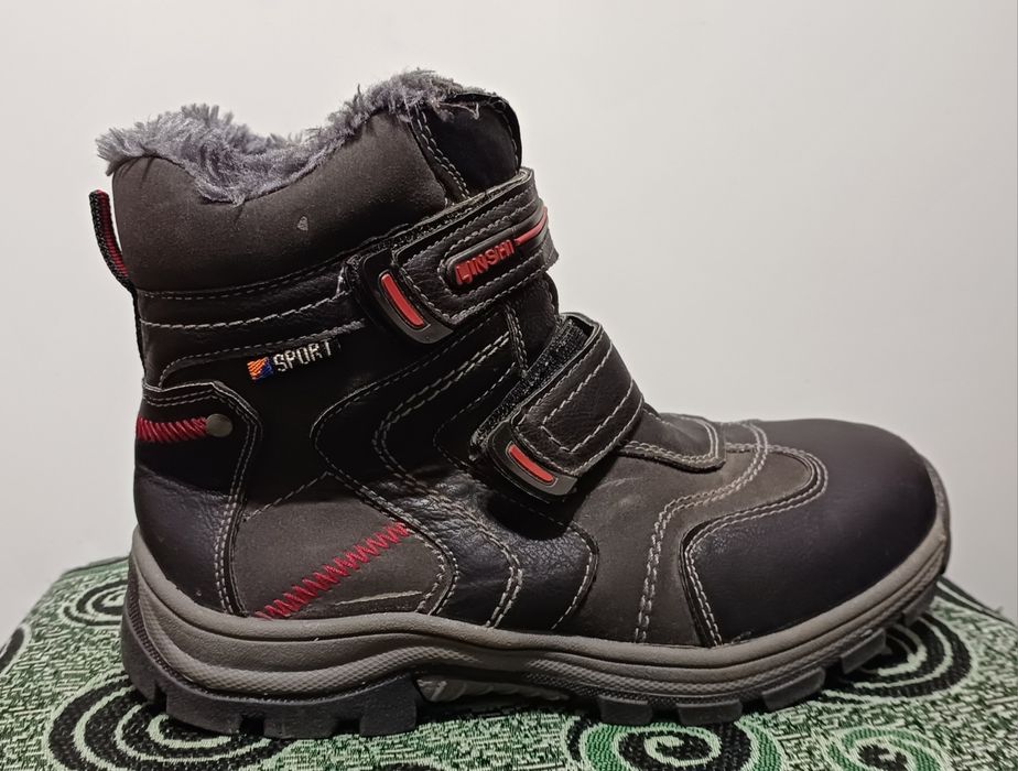 Зимові черевики на хлопчика