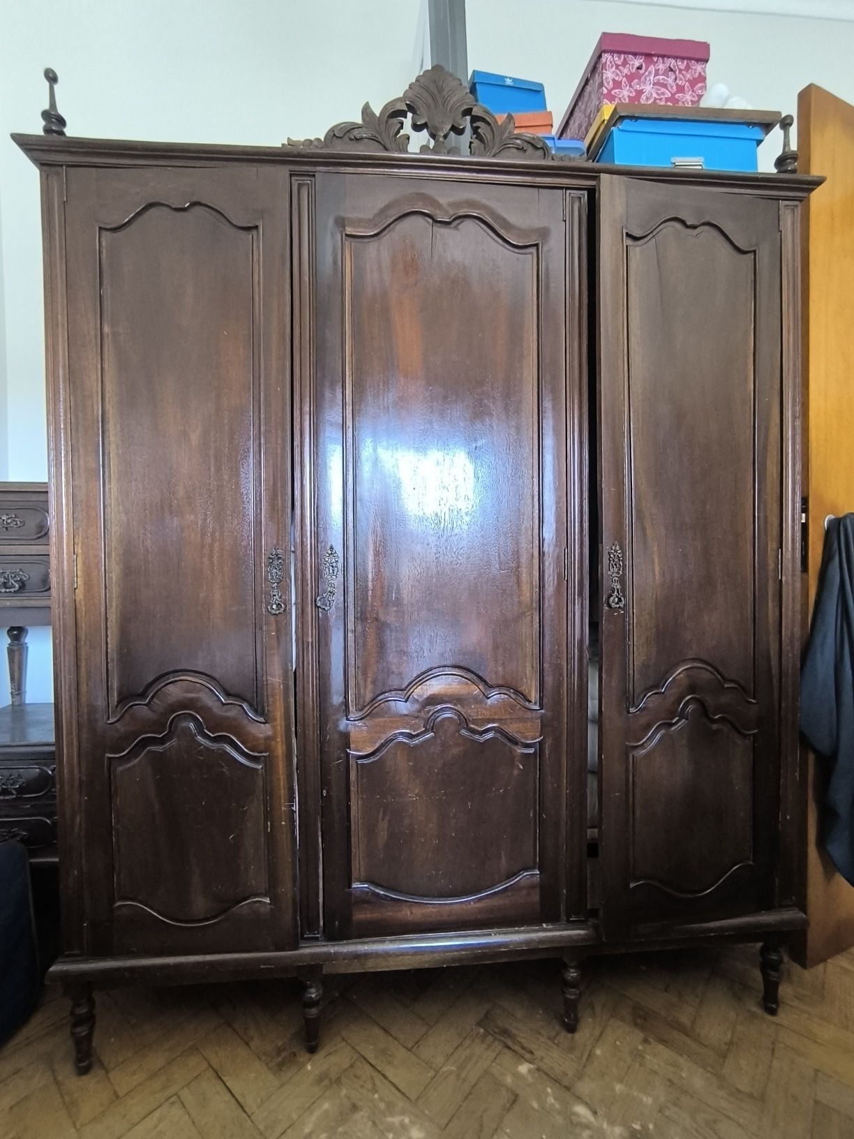 Mobília de quarto em Madeira vintage