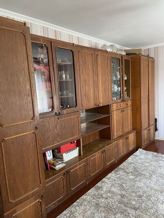 Сервант-стінка деревʼяна,шпон дуба