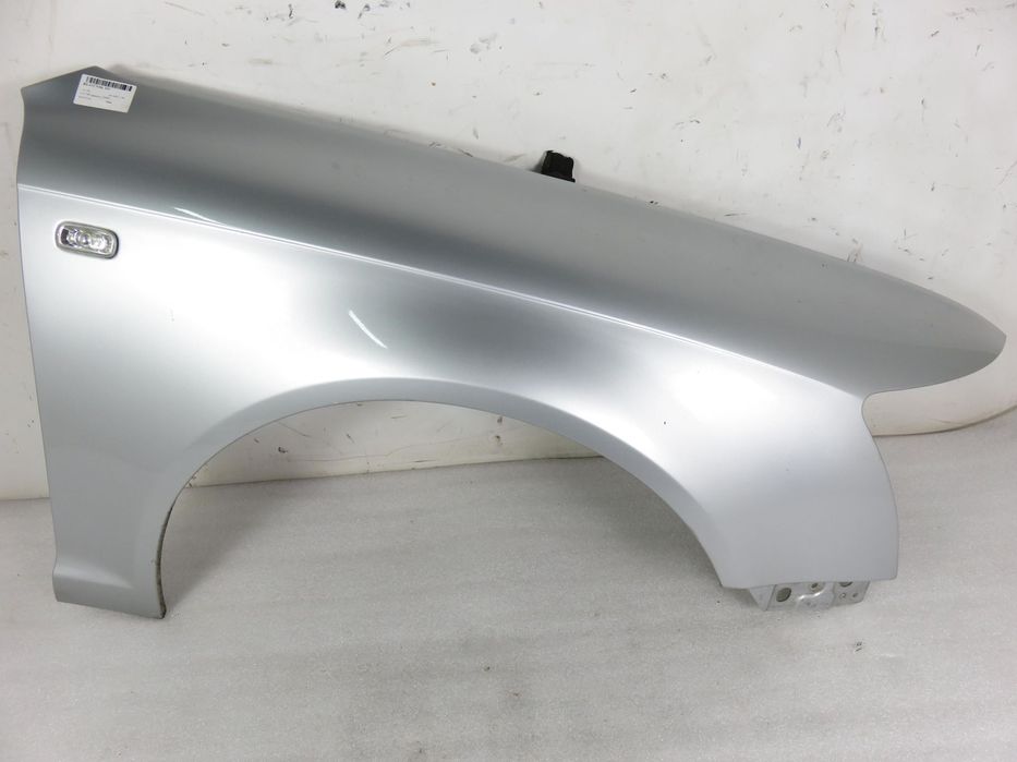 BŁOTNIK PRAWY PRZEDNI AUDI A6 C6  LY7W