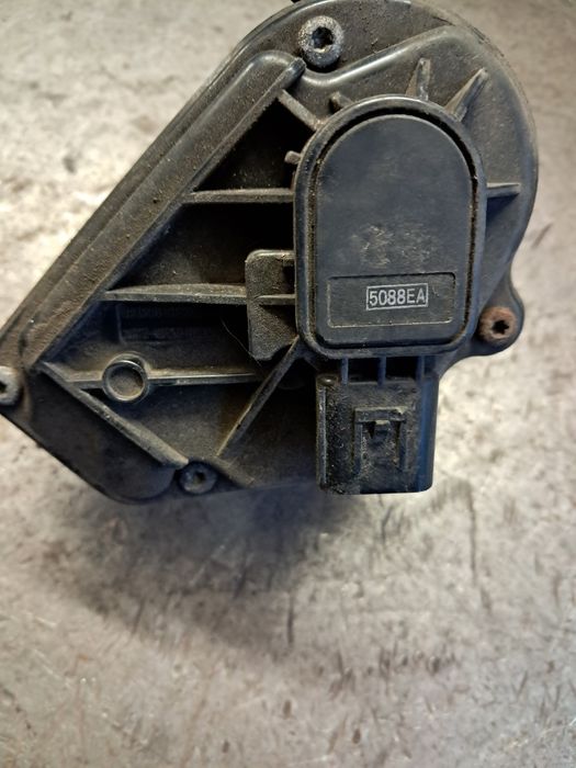 Przepustnica powietrza Ford Focus mk2 Benzyna 1.6 16v Rok 2005