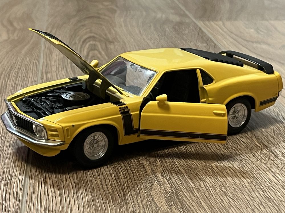 Модель авто 1970 Ford Mustang Boss 302 1:24