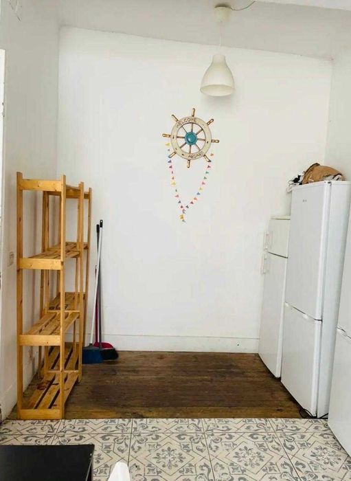 Quarto individual  Av 5 de Outubro sem caução entrada imediata