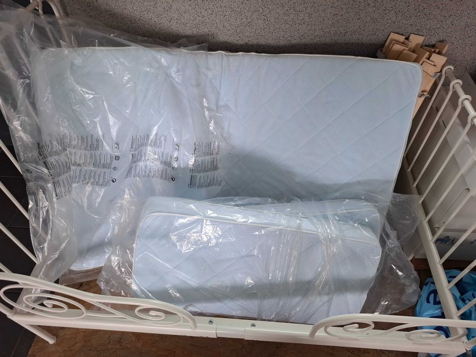 Łózko ikea Minnen z materacem  rosnace z dzieckiem
