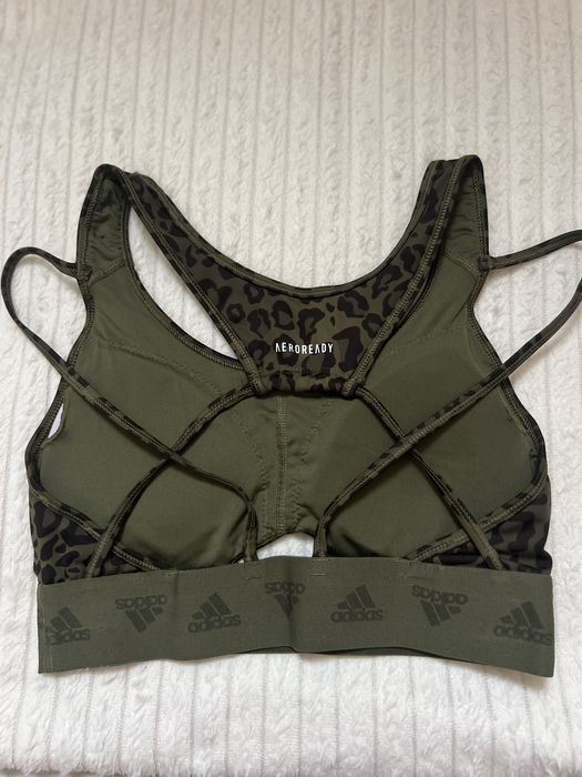 Спортивні топи від Adidas