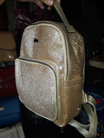 Продам новый очень красивый рюкзак ранец сумка
