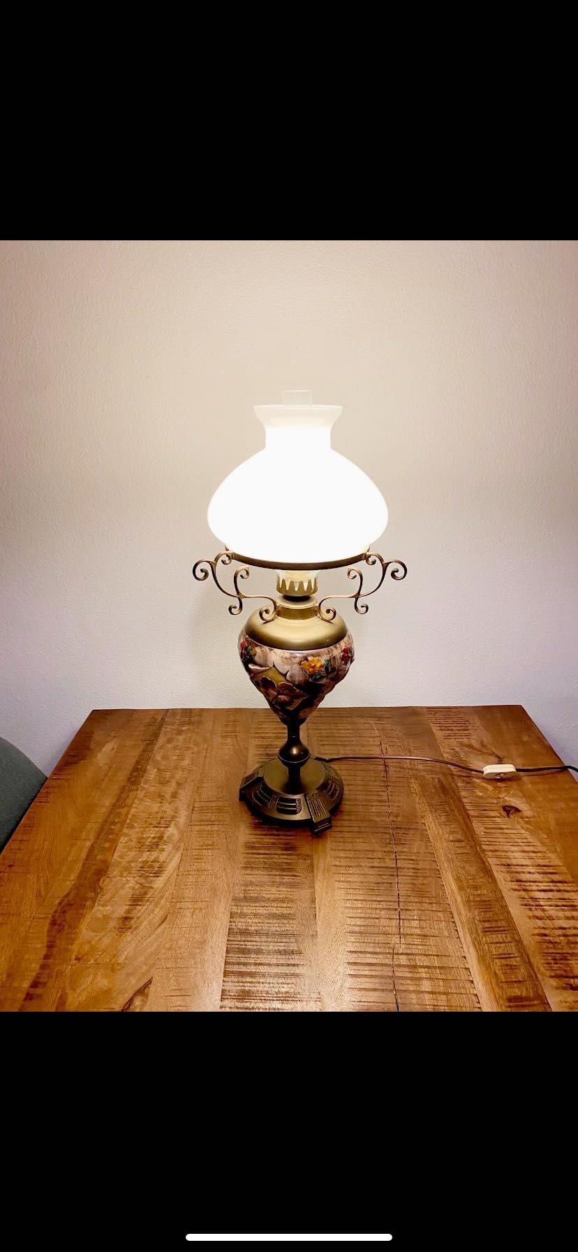 Starocie Ozdobna antyczna lampa majolika