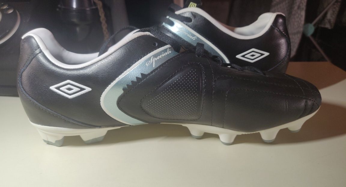 Buty - korki Umbro r43, nowe
