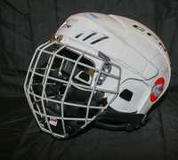 Шолом хокейний Шлем хоккейный ccm fl 40 с маской решоткой.