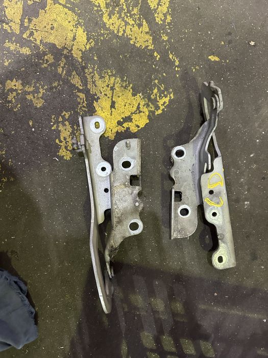 Dobradiça do capo Citroen c2