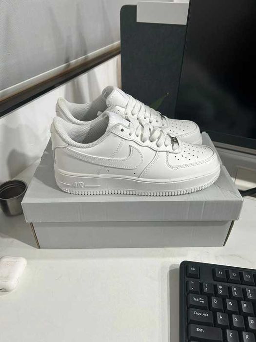 Biały Buty Nike_Air_Force_1_Low Trampki. Roz.43