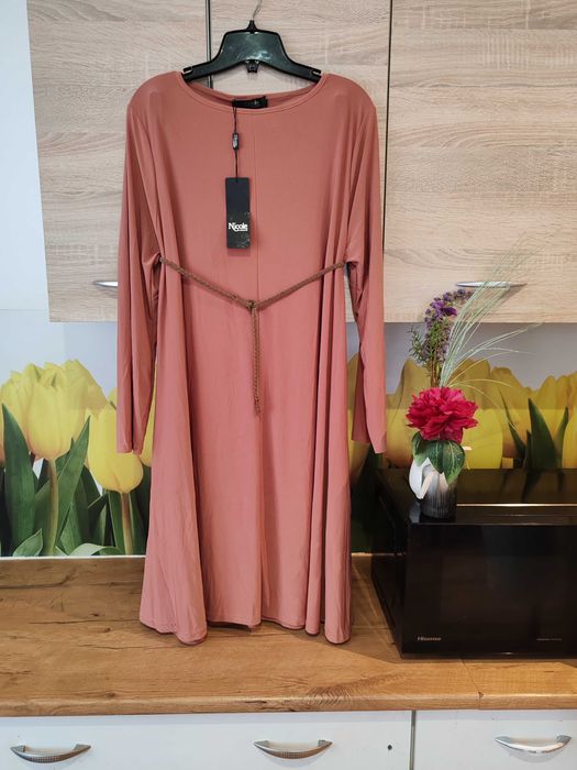 Nowa wygodna sukienka Nicole roz ok 46/48 poliester/elastan brudny róż