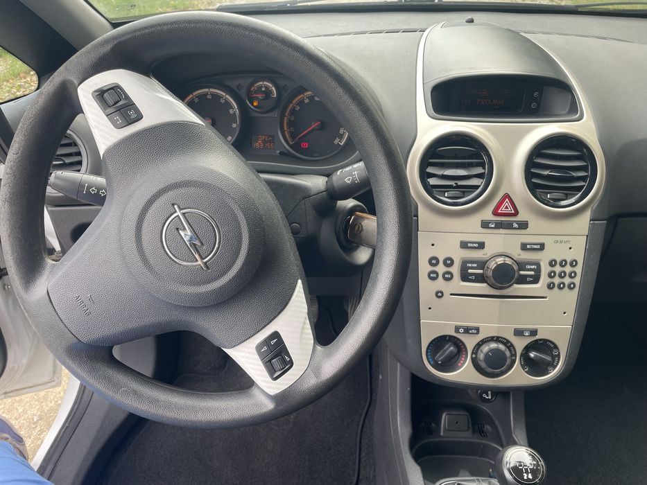 Opel Corsa 1.2 16v lift ładny stan