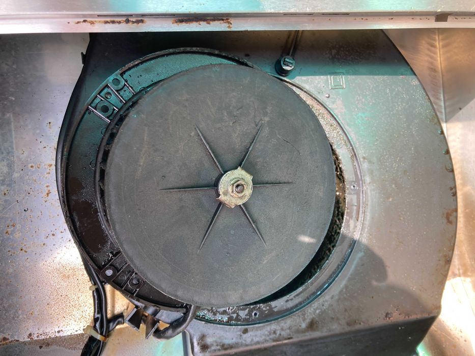 Кухонная вытяжка Pyramida WH10-50 (стальная, пищит мотор)