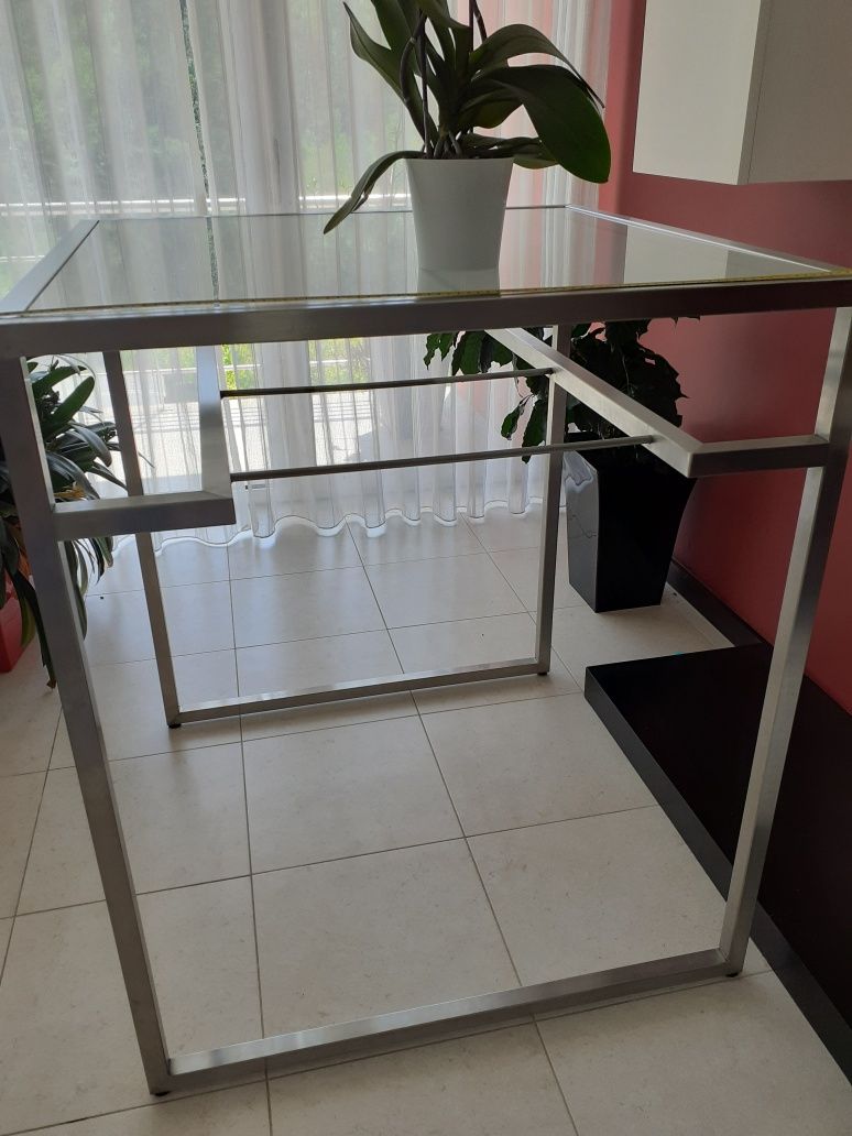 Mesas expositora inox e vidro