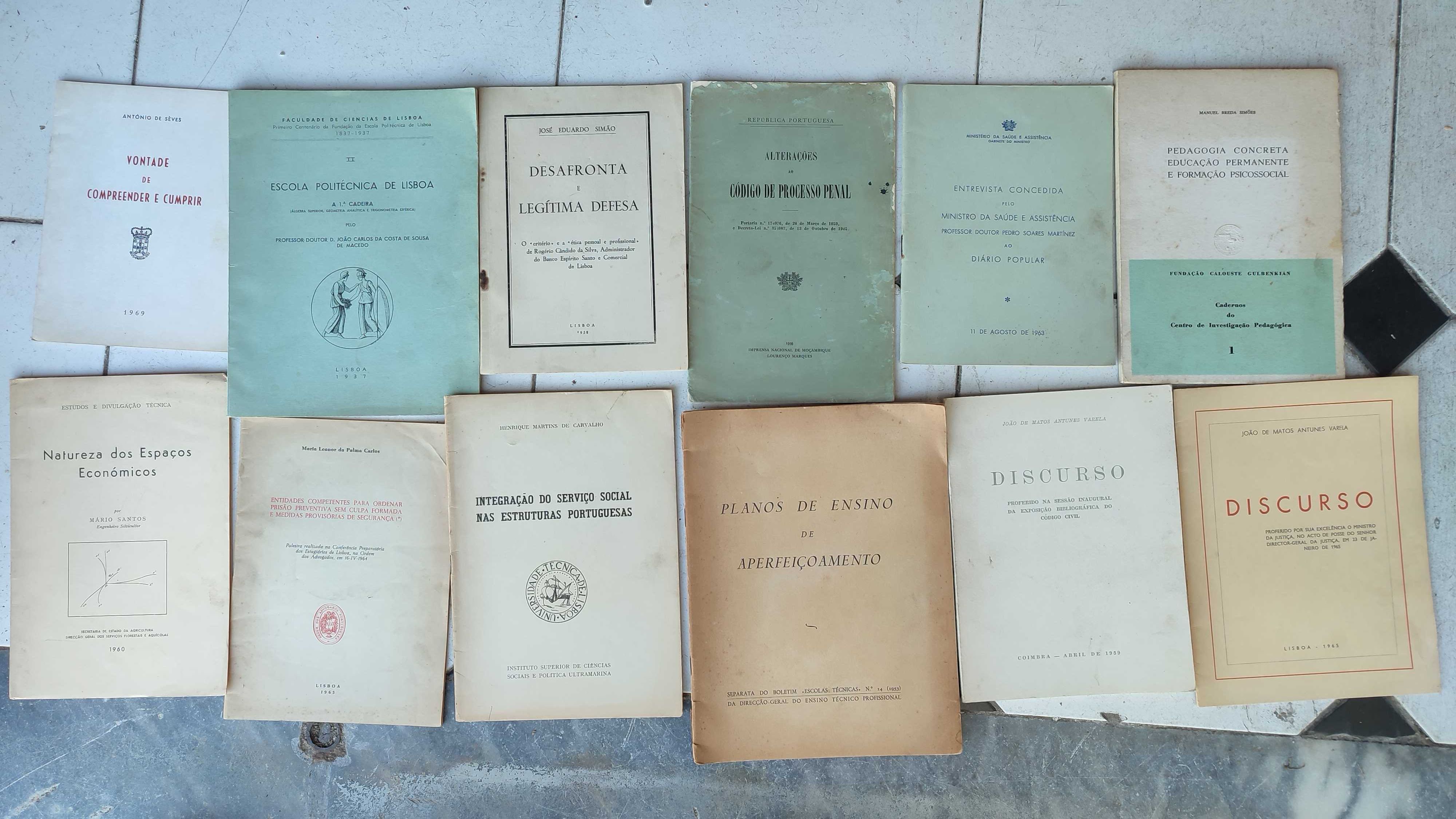 Lote 86 Publicações diversas, brochuras e outros História e Politica