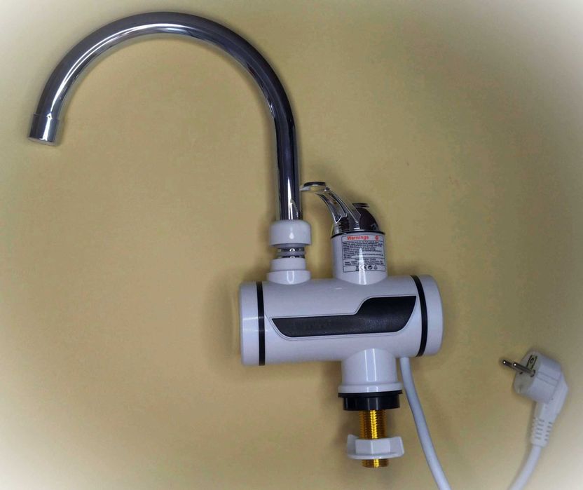 Кран-нагрівач з дисплеєм — зручно на кухні чи дачі