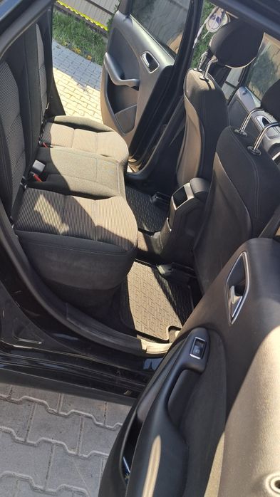 Mercedes-Benz B250 електромобіль електричка