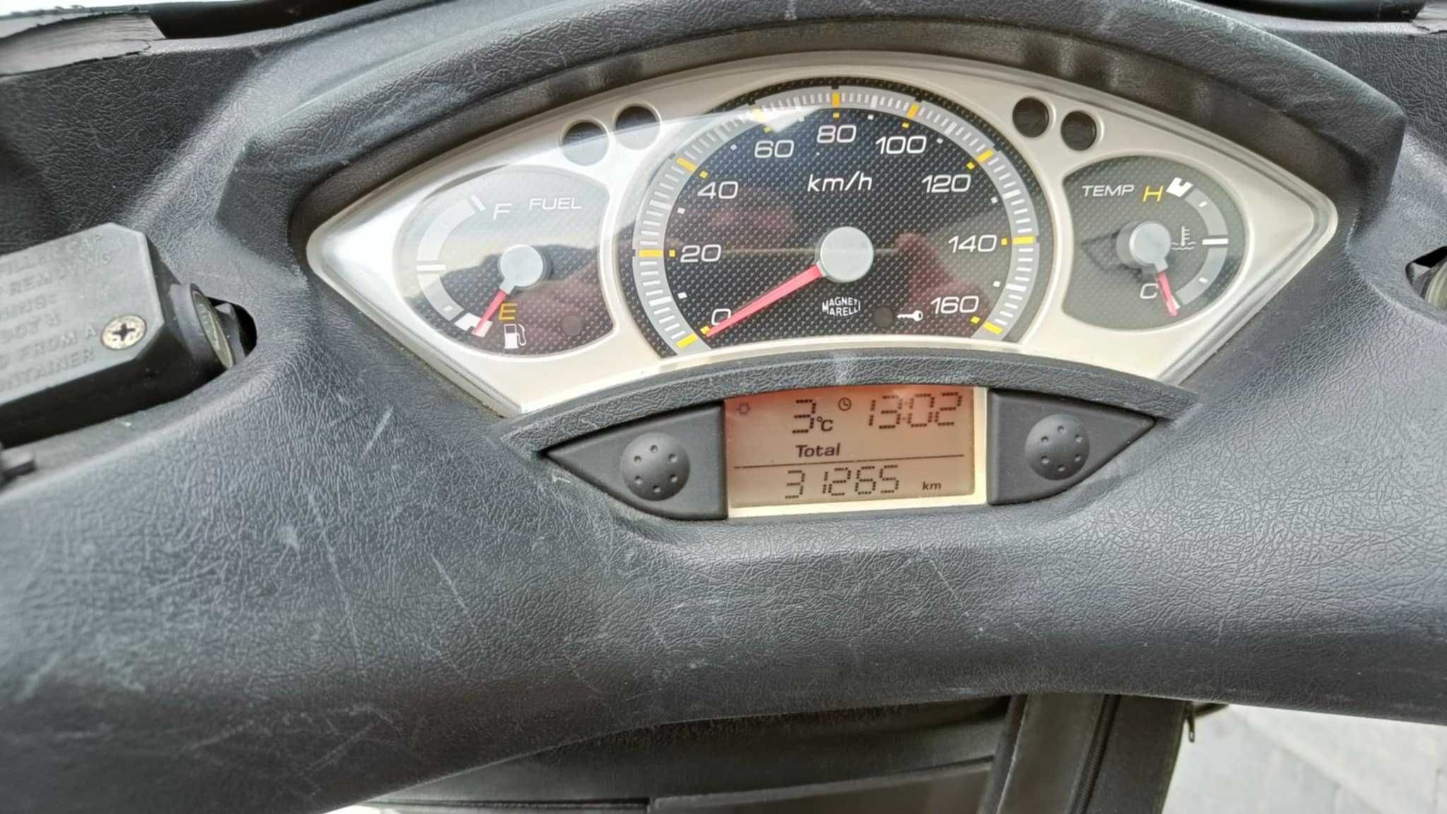 Yamaha X Max 250 z 2007 ( honda) roku z Austrii zarejestrowany.