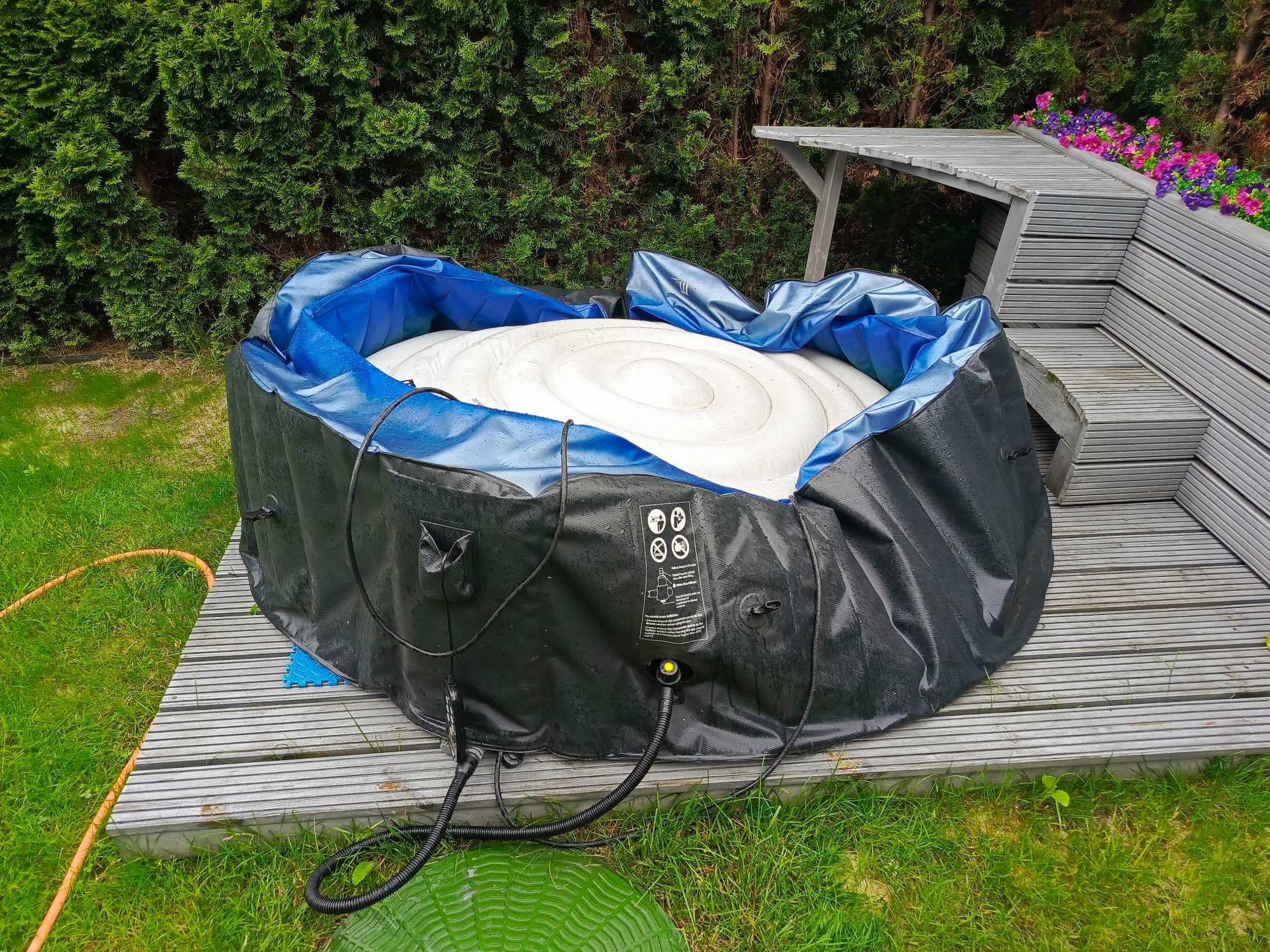 Jacuzzi M-Spa Bergen C-BE061  uszkodzone, z pokrywą i pokrow