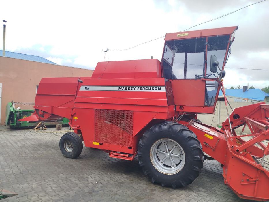 Комбайн зернозербовий Massey Ferguson 16. Масей Фергусон 16