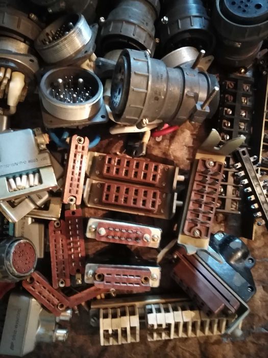 Роз'єми штекери Тумблери ВГ, ППГ, ПНГ, ППНГ, ПТ3, ПТ2, ПКН, ПГта інше