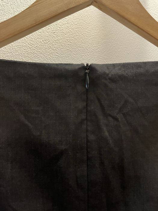 Czarna, elegancka sukienka z koronką i cekinami