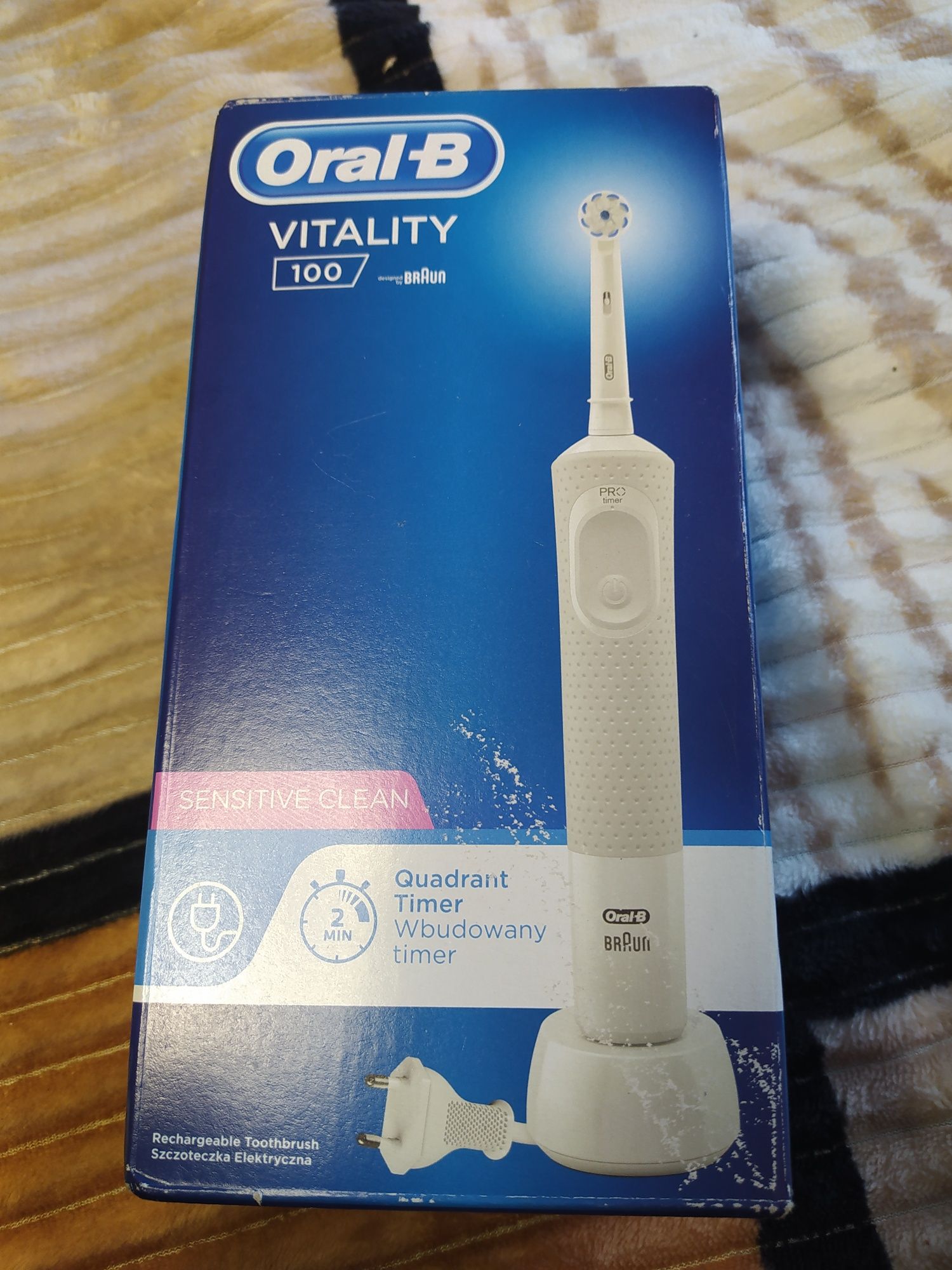 Електрична зубна щітка oral b