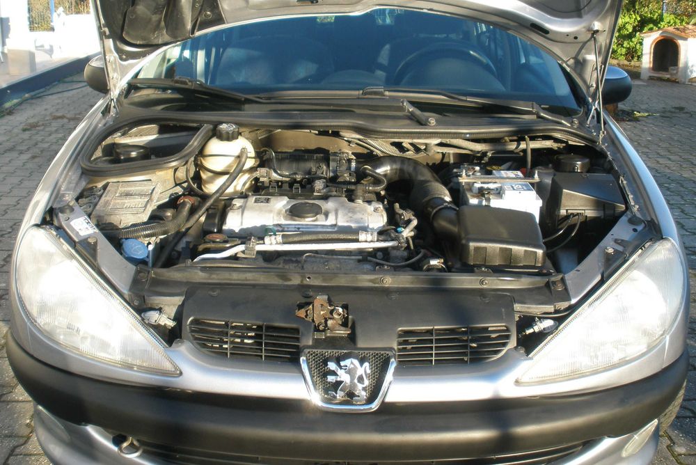 Peugeot 206. Poucos kms. Impecável. Comprove