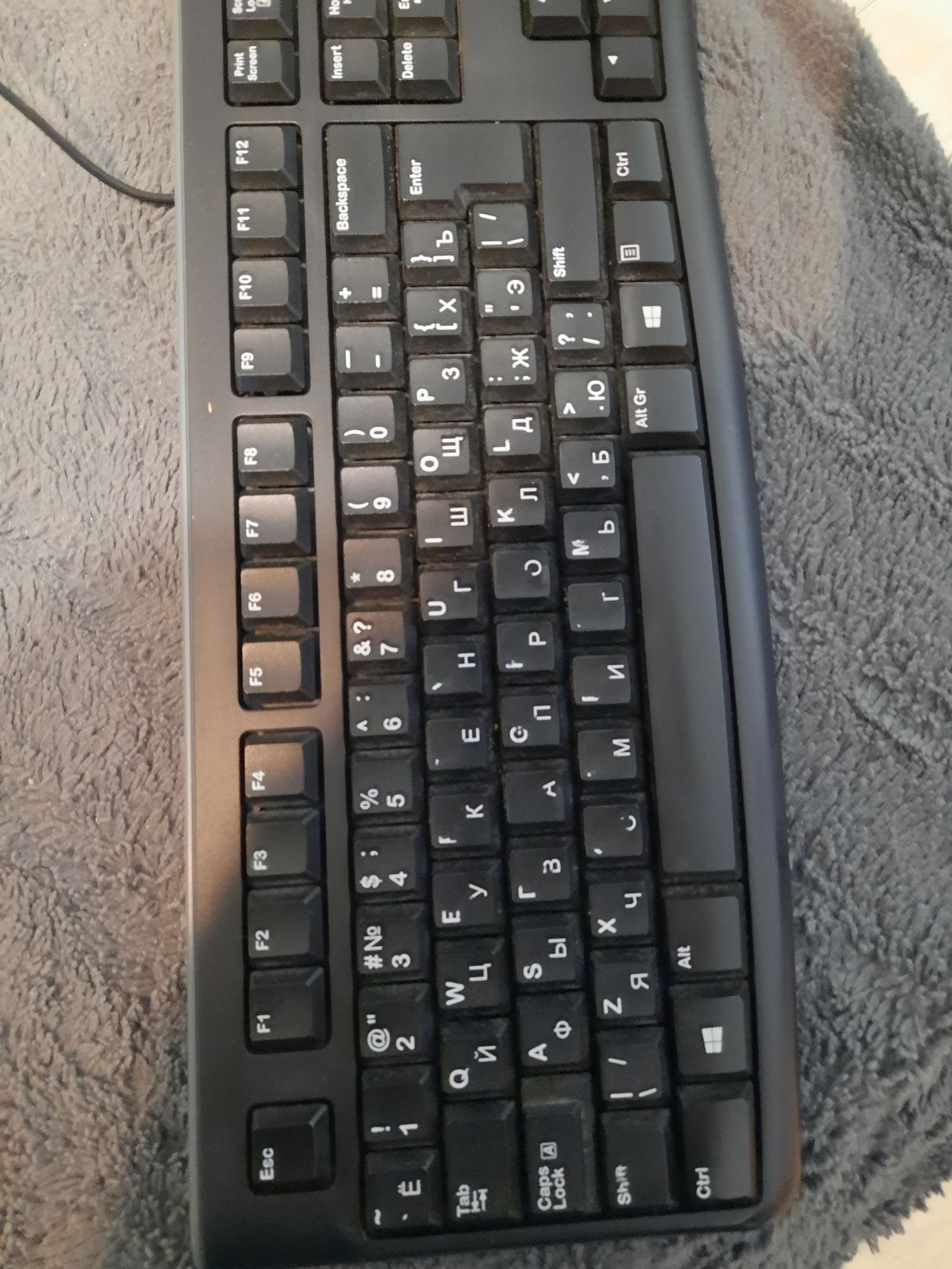 Продам клавіатуру Logitech K120