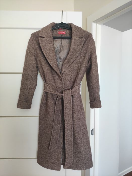 Продам пальто modys S С 42 р