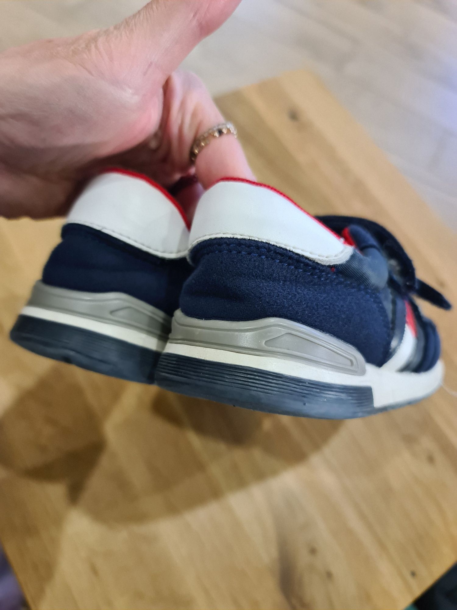 Chłopięce buty Tommy Hilfinger roz. 29