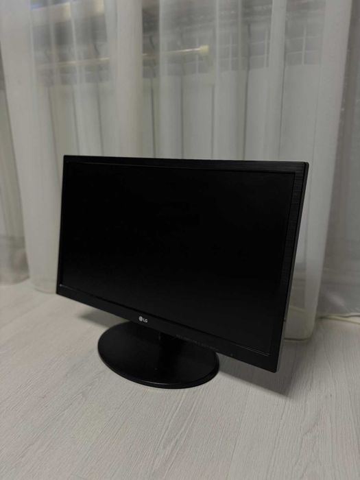 Монітор LG 22 дюйми