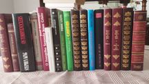Pacote com 42 livros