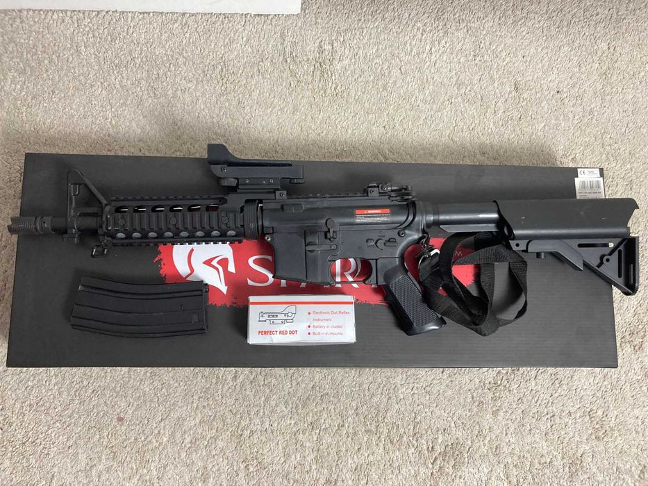 Airsoft - M4 Eléctrica + Red dot + Baterias + carregador