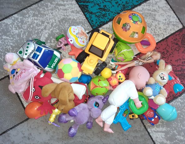 Zabawki paczka zabawek różne dla dzieci dziecka lalki samochody