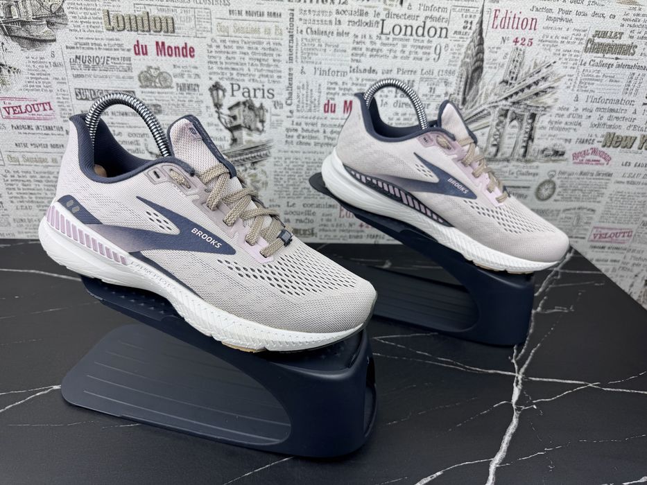 Кросівки Brooks Launch GTS Розмір 38 Взуття