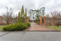 Оренда будинку з басейном та сауною, Хлепча