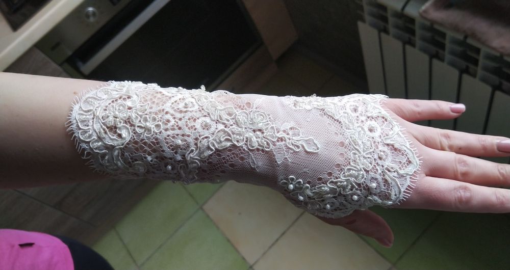 Свадебные перчатки.