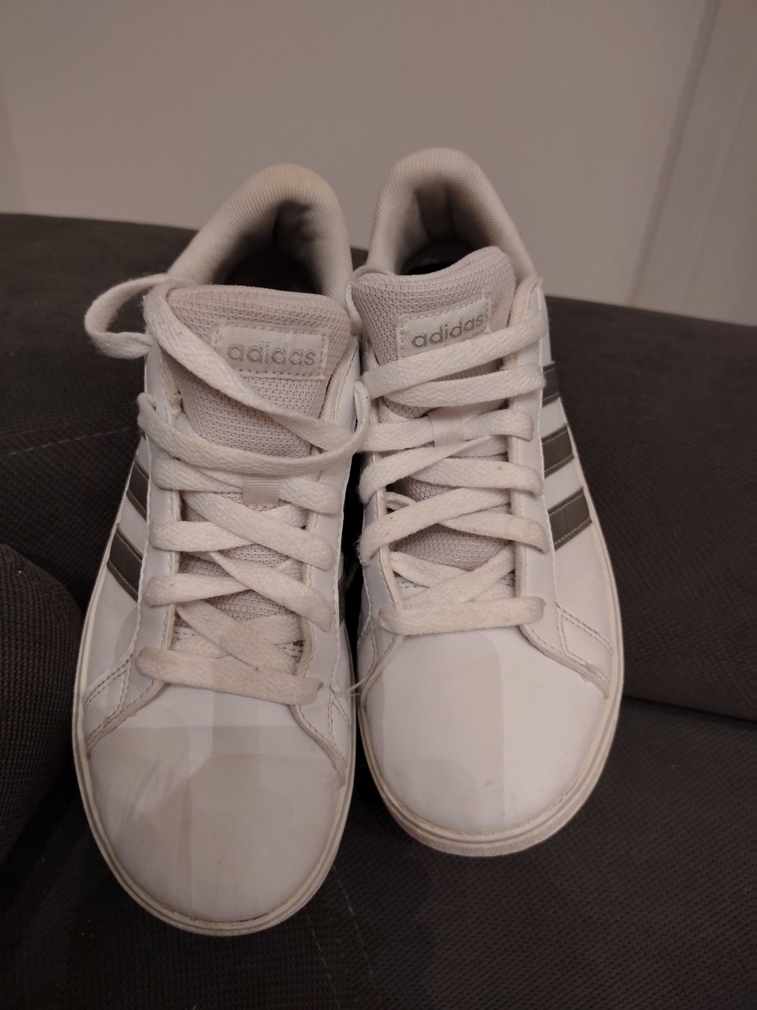 Buty Adidas rozmiar 36 dla chłopca