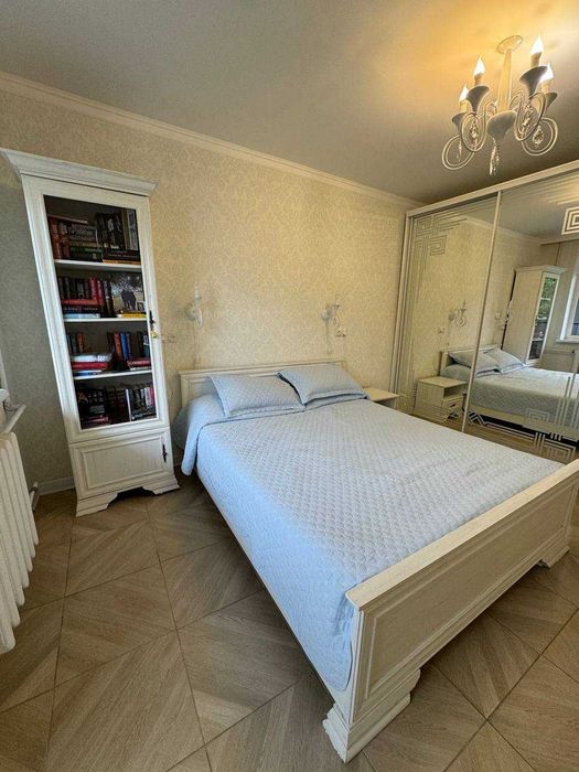 Продам великолепную  3-комн. квартиру /Крымский Бульвар/ 14- Школа