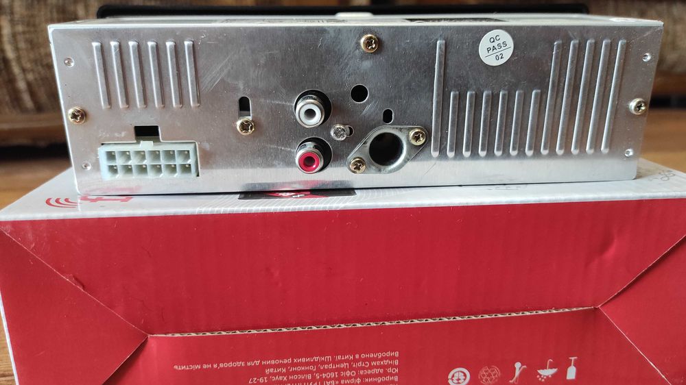 Продам автомагнітолу